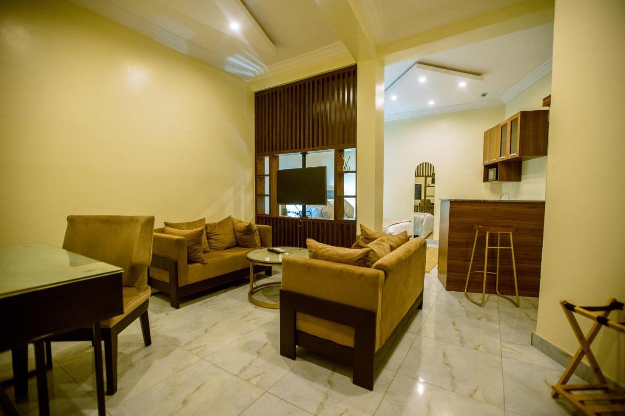 Apartment 79 Hotel & Suite Икея Экстерьер фото