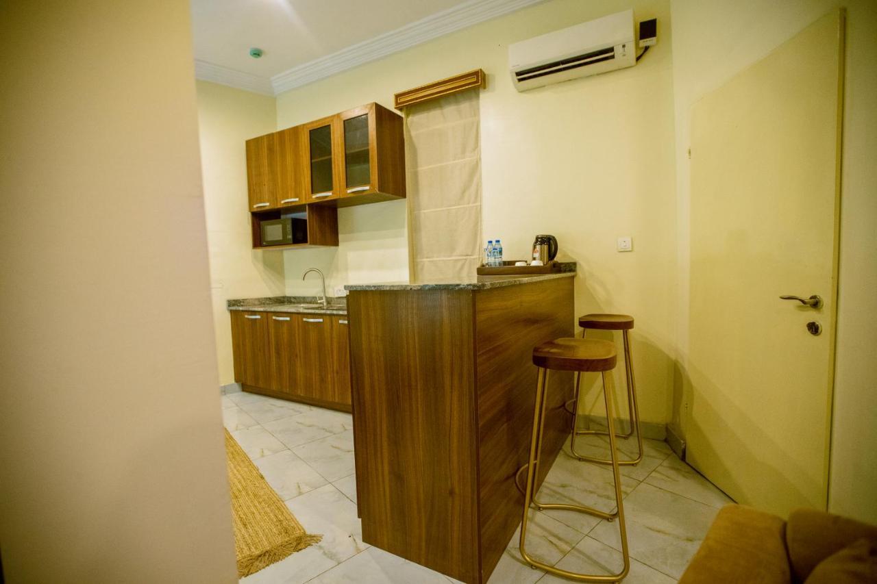 Apartment 79 Hotel & Suite Икея Экстерьер фото
